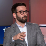 من هو الدكتور حسن أحمديان؟.. سيرة ذاتية للباحث الذي فكك شيفرة العلاقات العربية الإيرانية